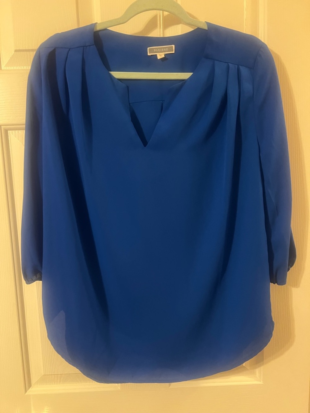 NWOT Pleione Nordstrom Royal Blue V-Neck Business Casual Blouse Size Medium